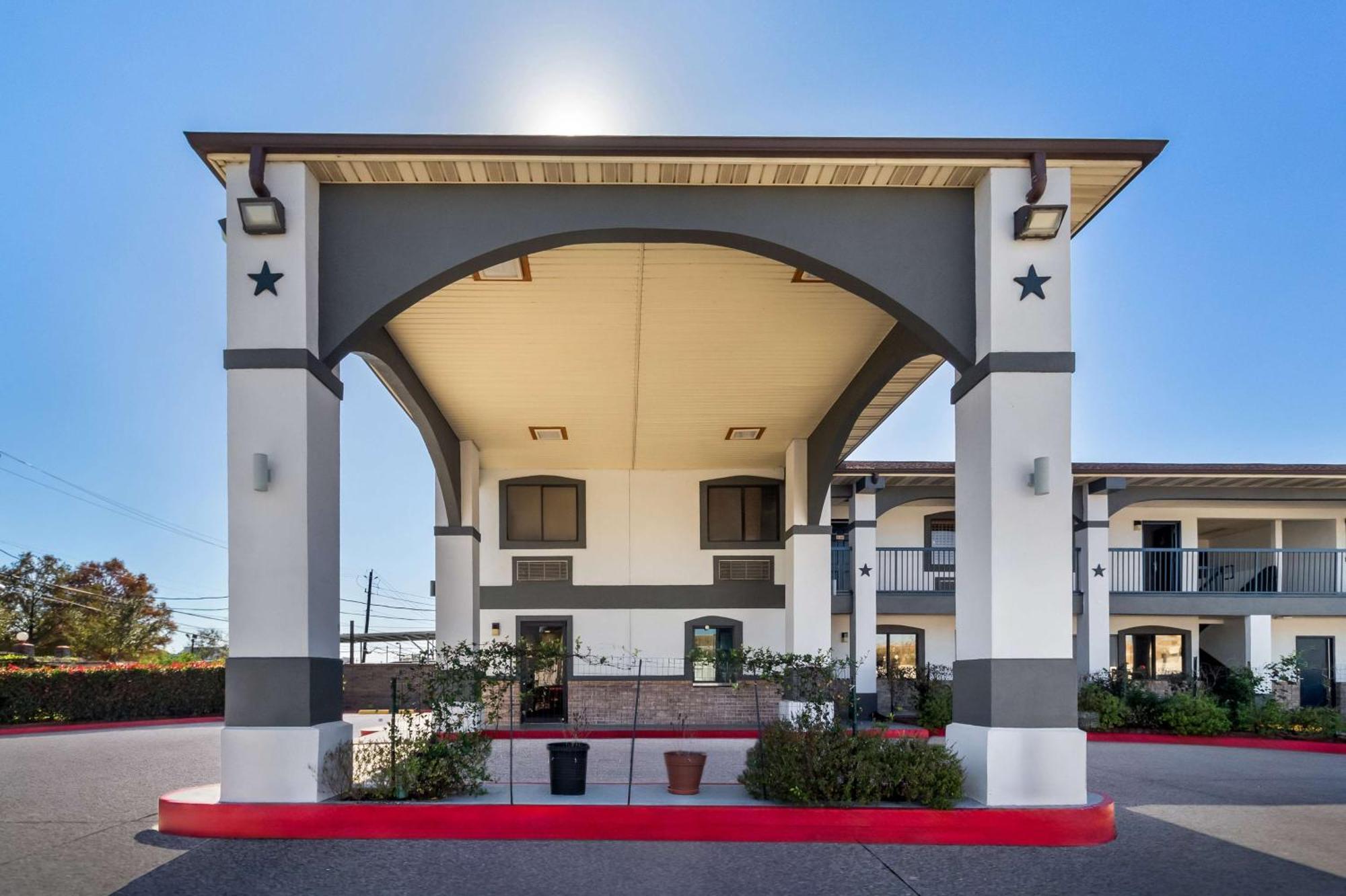 Americas Best Value Inn Houston Heights At I-45 Exterior foto